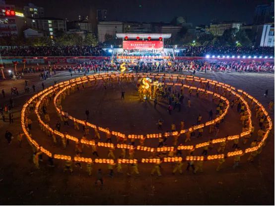 非遺“破圈”，慈利板板龍燈藝術(shù)季全網(wǎng)流量破